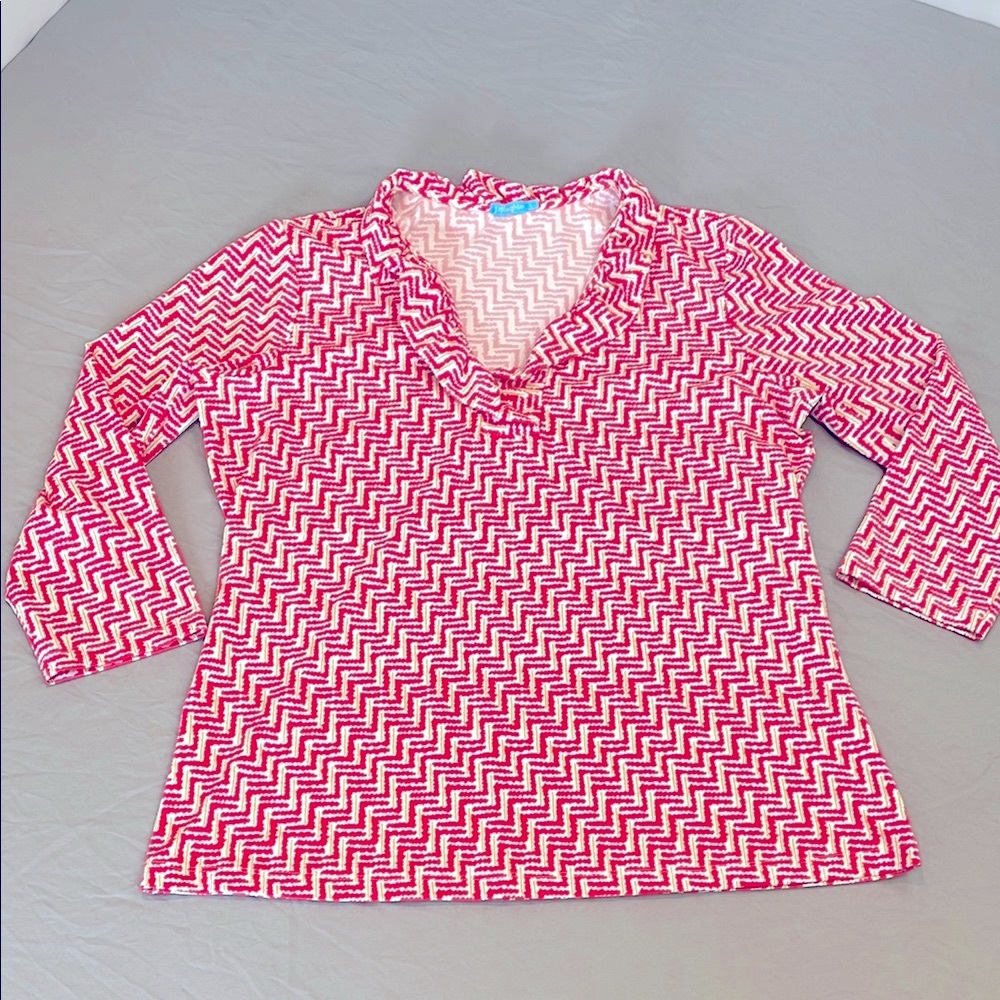 J. McLaughlin Ruffled V-Neck 3/4 Sleeve Top Large Zigzag Hot Pink Nylon Spandex